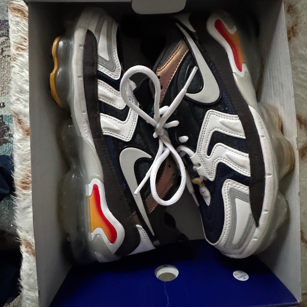 Nike Air Vapormax Evo Sneakers Anthracite White Athletic Shoes 8.5 M / 10 W - Picture 3 of 7